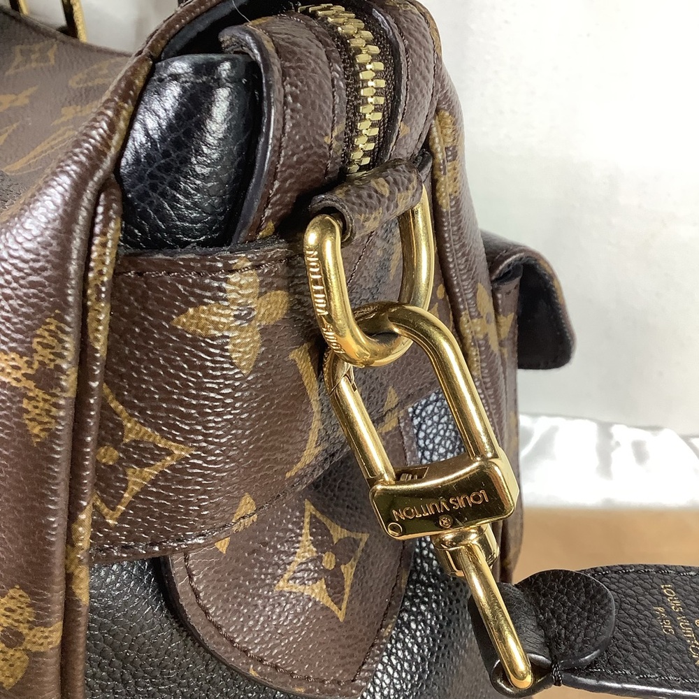 LOUIS VUITTON - Black Manhattan R1.248 - Picture 6 of 16